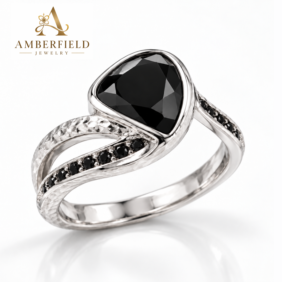 Noir Amour Heart Ring
