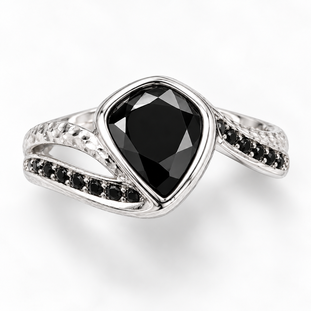 Noir Amour Heart Ring